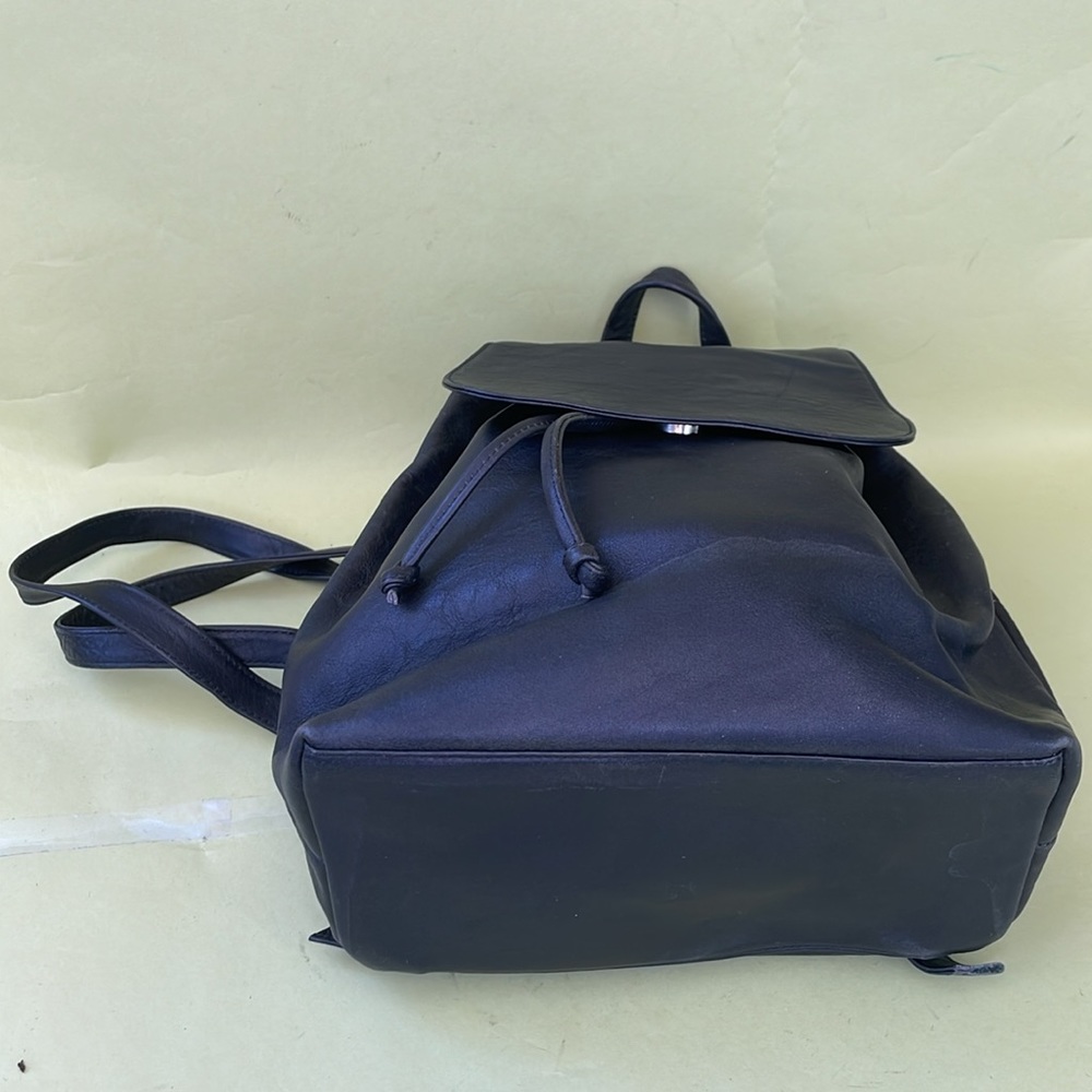 Vintage black/silver distressed leather backpack - Picture 11 of 16